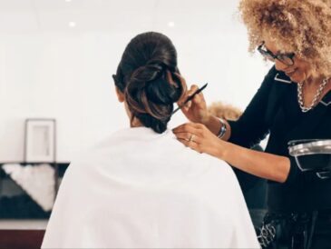 4 Crucial Steps in Becoming A Professional Cosmetologist