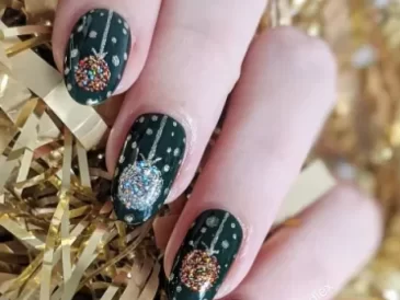 17 Best Trending Nail Designs for Christmas You Must Try in 2024